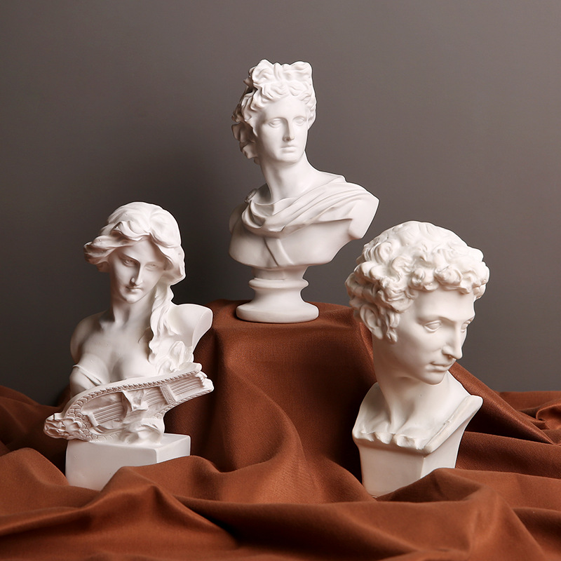 Resin Art Studio - รูปปั้นจิ๋ว รูปปั้นสไตล์นอร์ดิกและกรีก รูปปั้นเรซิ่น รูปปั้นเดวิด ศิลปินหญิง ภาพร่างในสตูดิโอศิลปะ